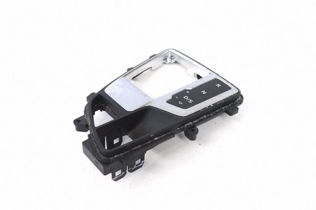 Gear shifter surround trim plastic 8W2713111C