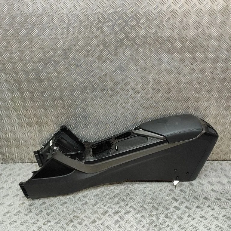 Centrālā konsole 846203Z900