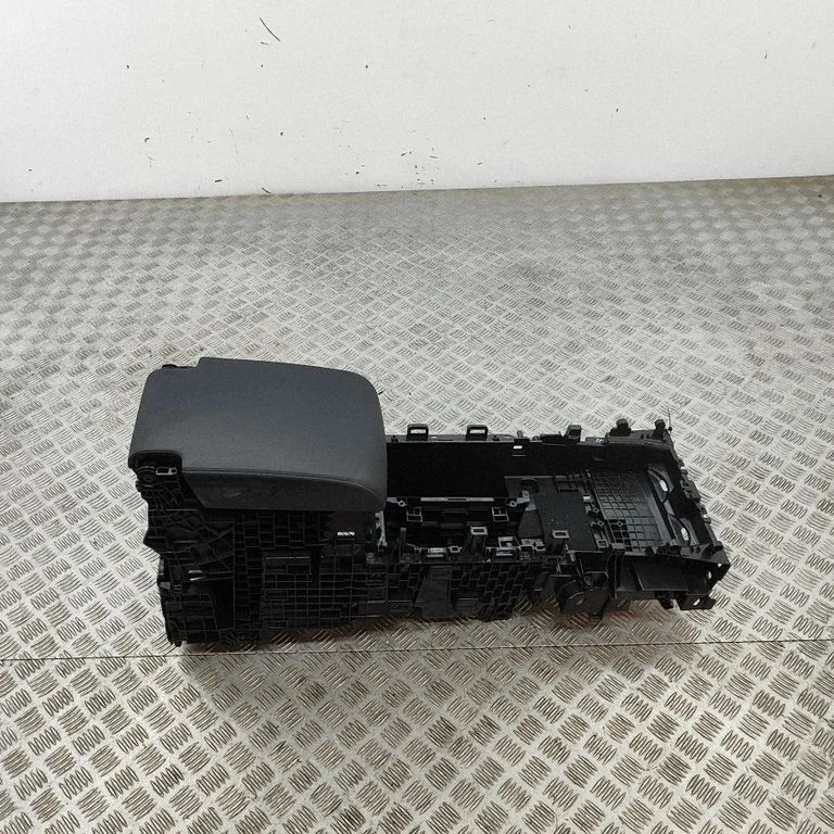 Centrālā konsole HY32K14181CB