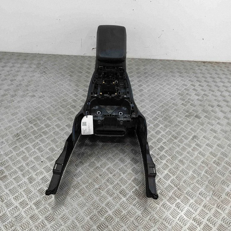 Center console 6818759