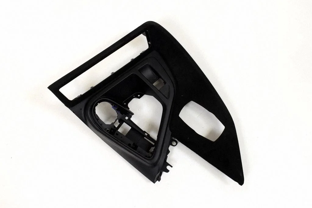 Käigukangi ümbrise viimistlus (plastik) 51169284732 – BMW i8 (2014-)