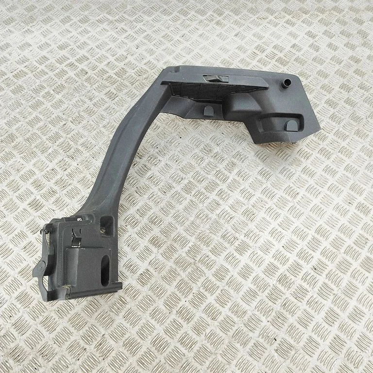 Sāna apdare (aizmugurējā) 5G6867761E