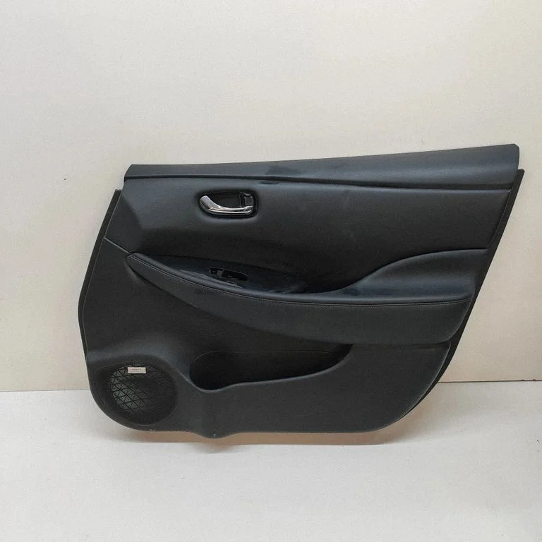 Front door card panel trim – Nissan Leaf II (ZE1) (2017-2025)
