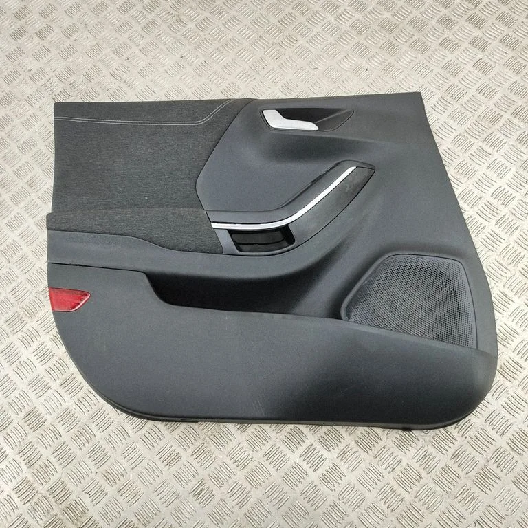 Eesmiste uste sisevooder L1TBS23891A