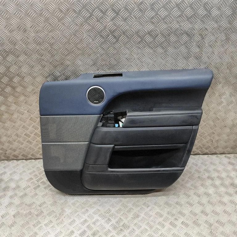 Boczek drzwi przednich JK6223942AA