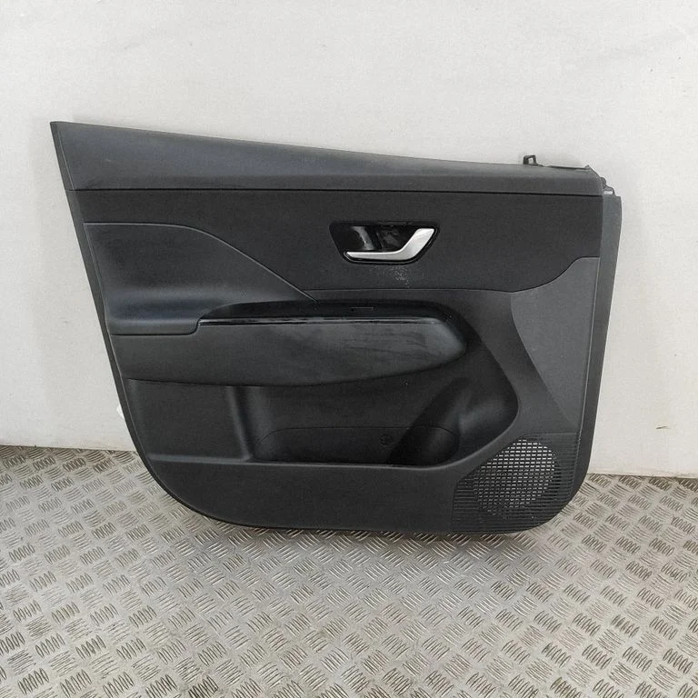 Priekšējo durvju apšuvums M82310HF000NNB