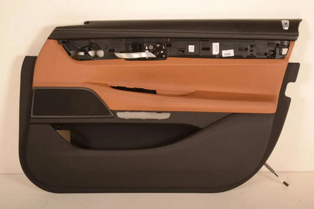Front door card panel trim – right