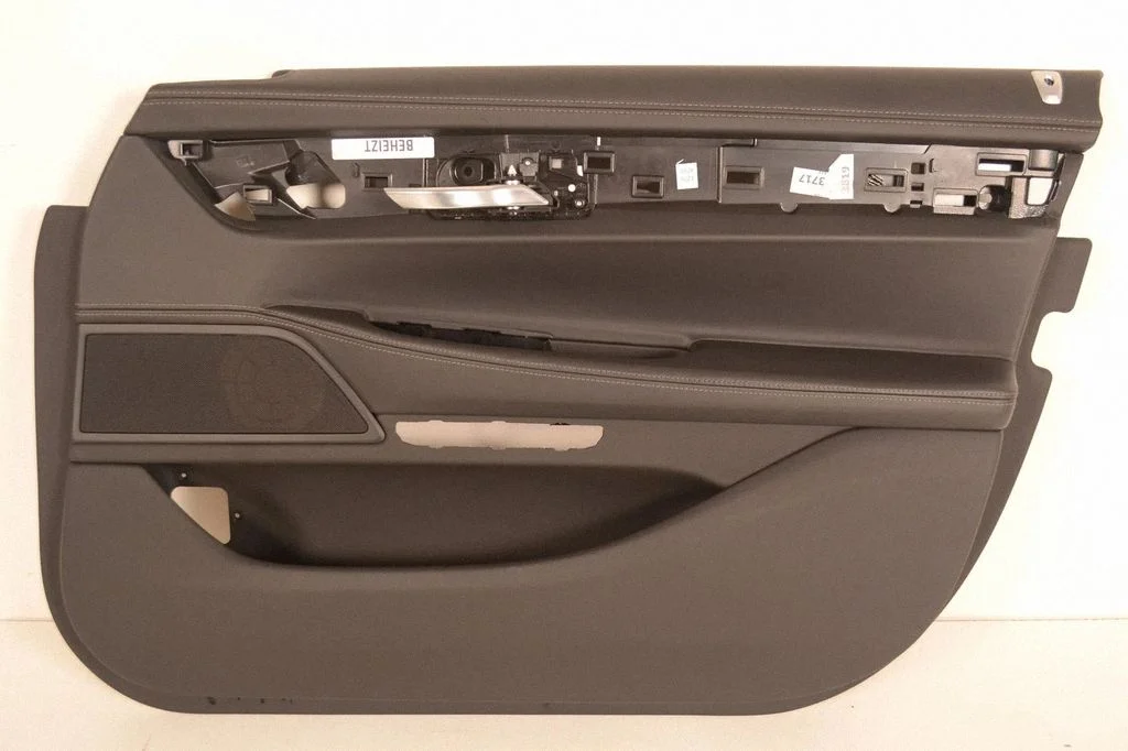 Front door card panel trim – right