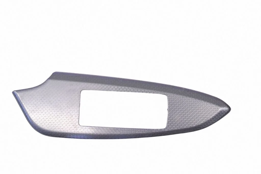 Eesmiste uste sisevooder – Lexus RC (2014-)