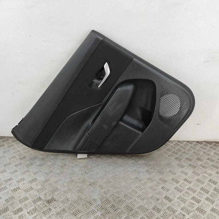 Aizmugurējo durvju apšuvums 83301HF070NNB