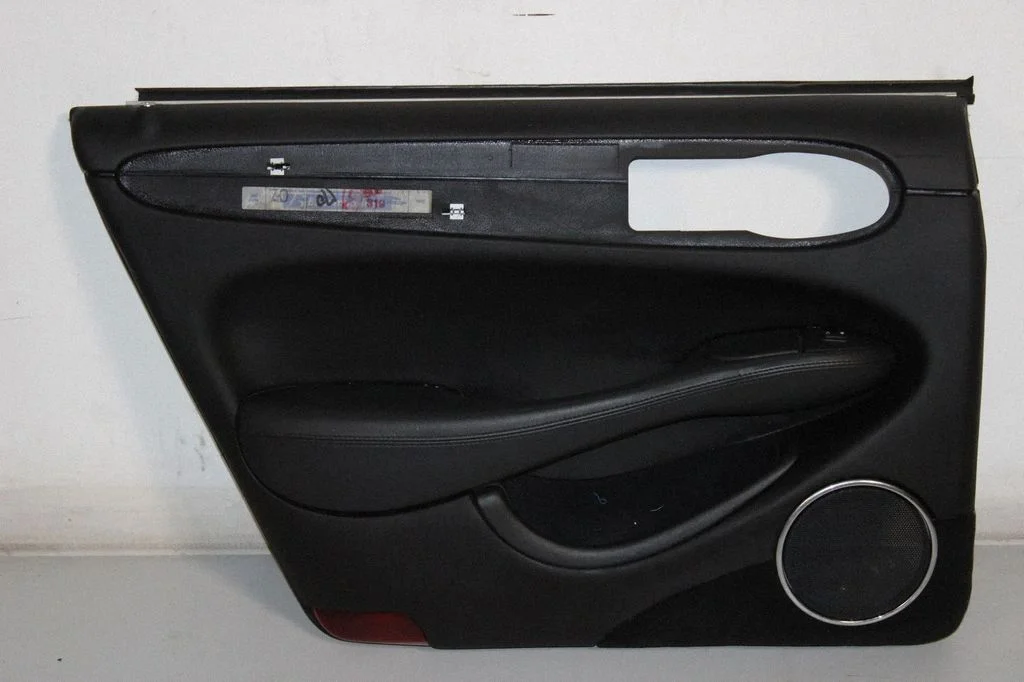 Tagumiste uste sisevooder GNC3029AJ