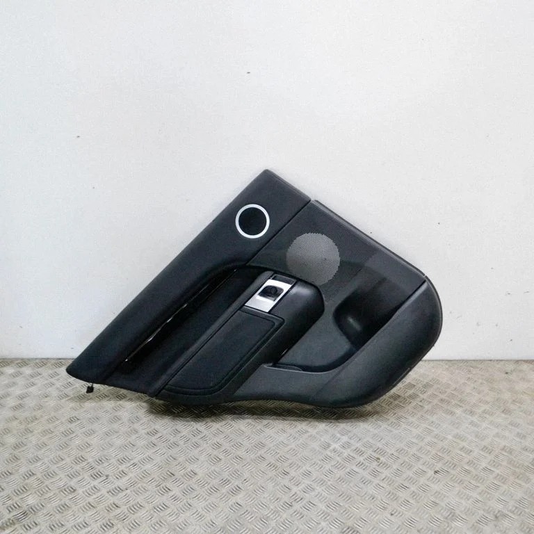Boczek drzwi tylnych KY4227407AA8PVJ