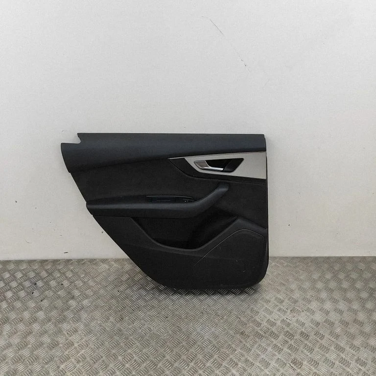 Aizmugurējo durvju apšuvums 4M0863981