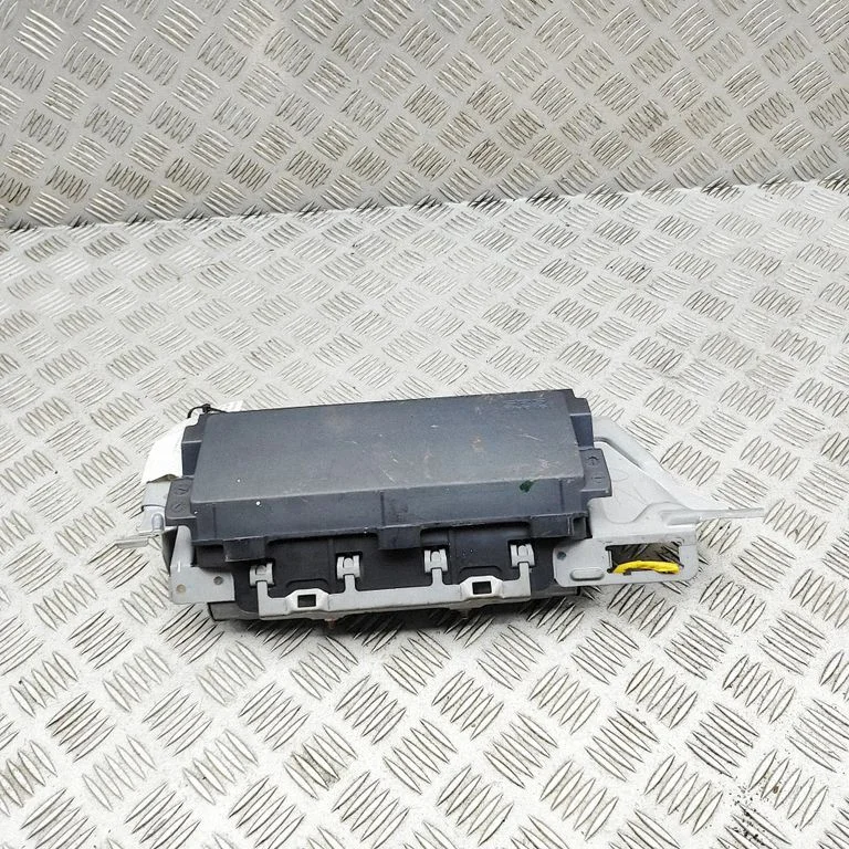 Põlveturvapadi 7030A072XA