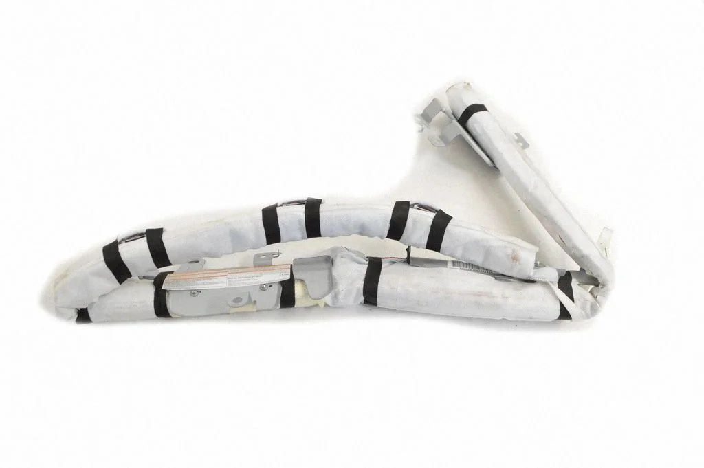 Roof airbag – left