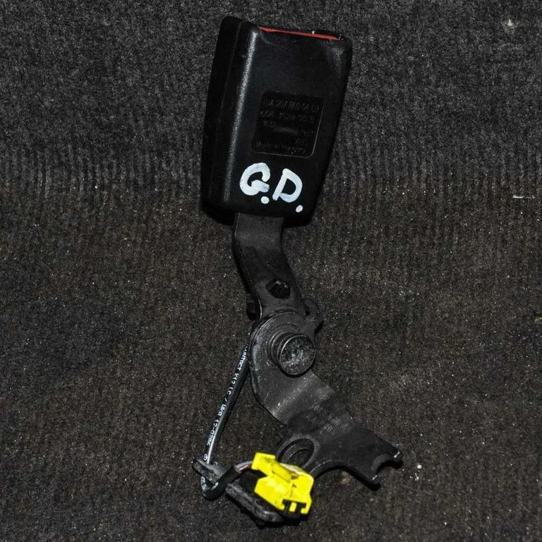 Rear seatbelt buckle – Mercedes-Benz CLK-Class C207 A207 (2010-2017)
