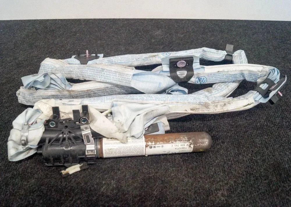 Roof airbag – Volkswagen Passat B6 (2005-2010)