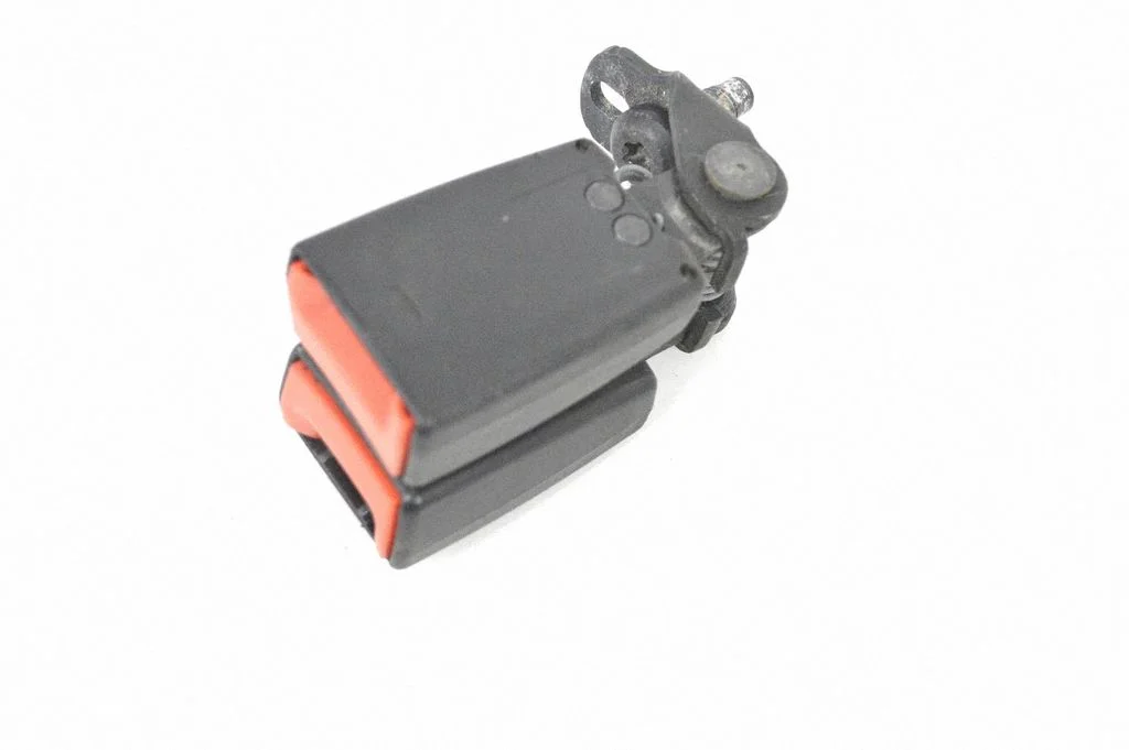 Keskmise turvavöö pannal (tagumine) – Ford Kuga I (2008-2012)