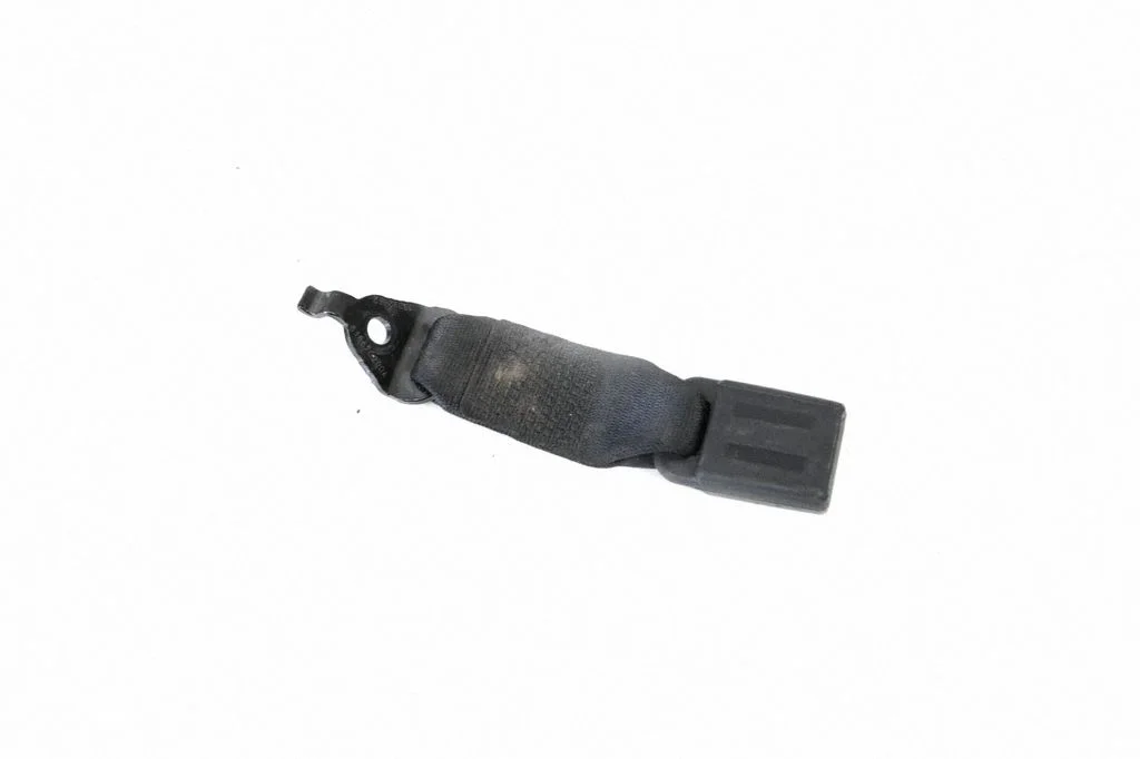 Middle seatbelt buckle (rear) 7259397