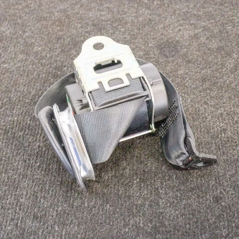 Aizmugurējā drošības josta 5L6857447A