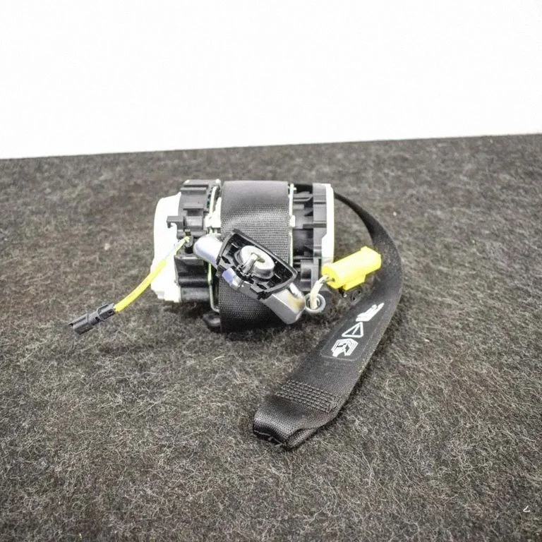 Front seatbelt 34022798F9171976