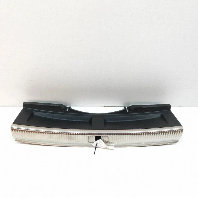 Trunk/boot sill cover protection 8W8864513C