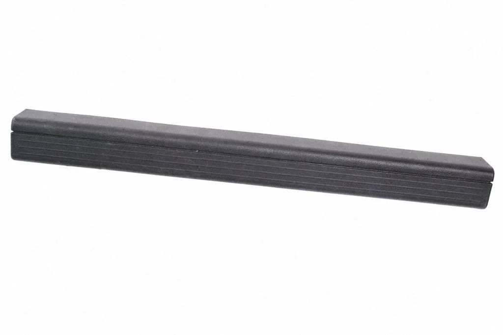 (A) statņa apdare – Mercedes-Benz C klase AMG W204 (2007-2014)