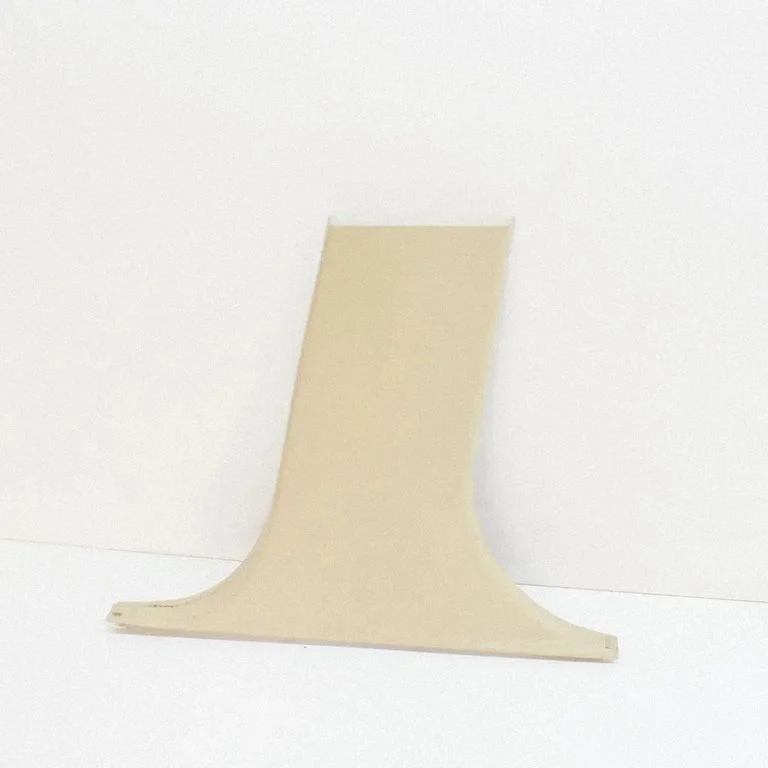 (B) statņa apdare (augšējā)