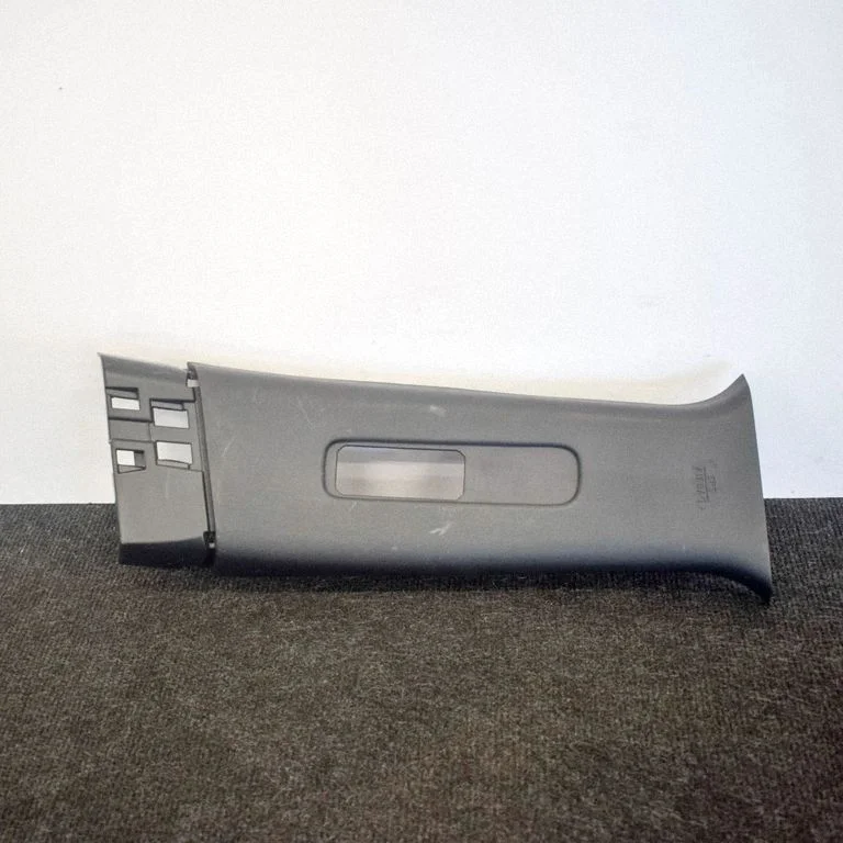 (B) pillar trim (top) – right