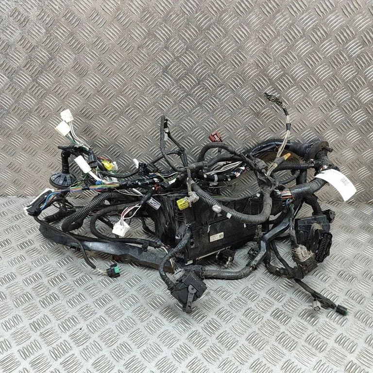 Motora vadu instalācija 8211505A31