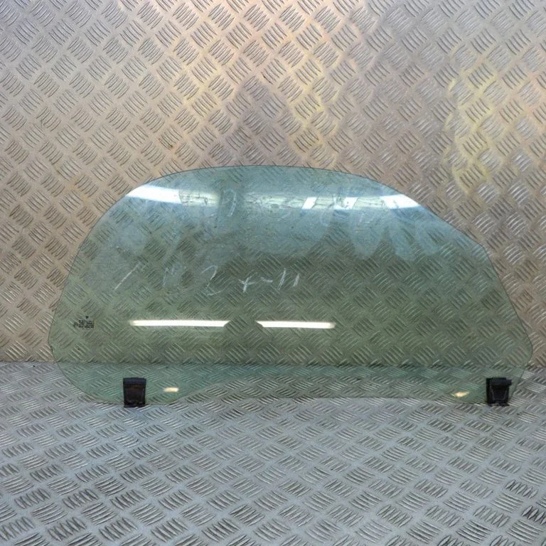 Front door window/glass (coupe) – Porsche Boxster 986 (1996-2004)