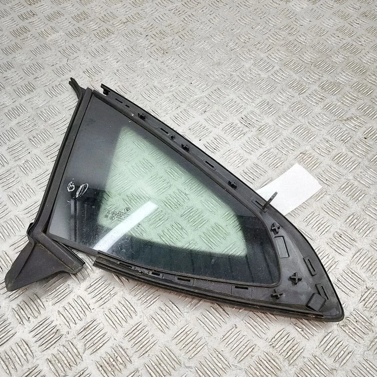 Tagumine kere külgklaas – BMW i4 (2021-)