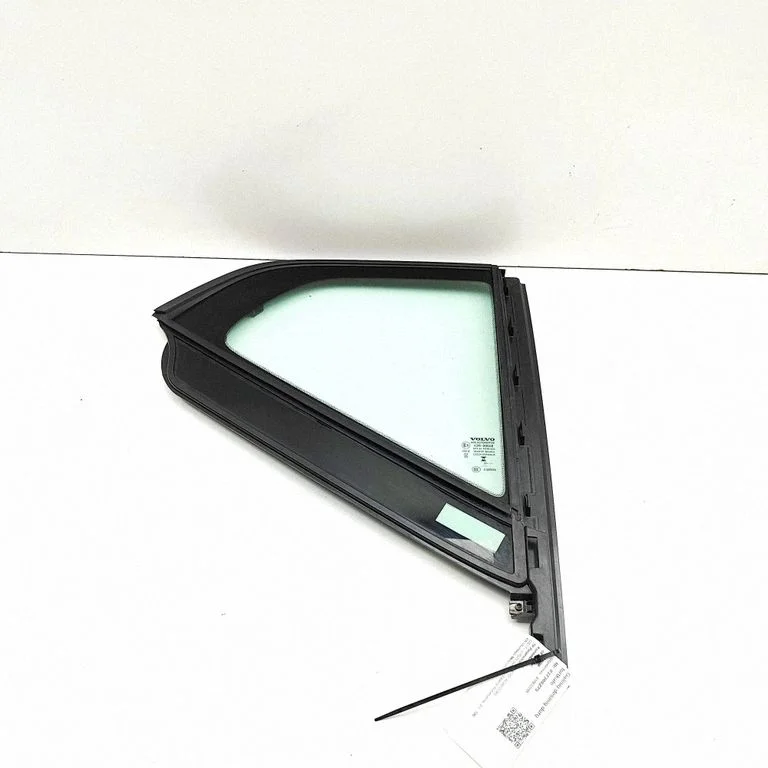 Rear side window 32368783