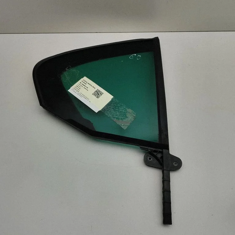 Aizmugurējais sāna virsbūves stikls 3G5845214
