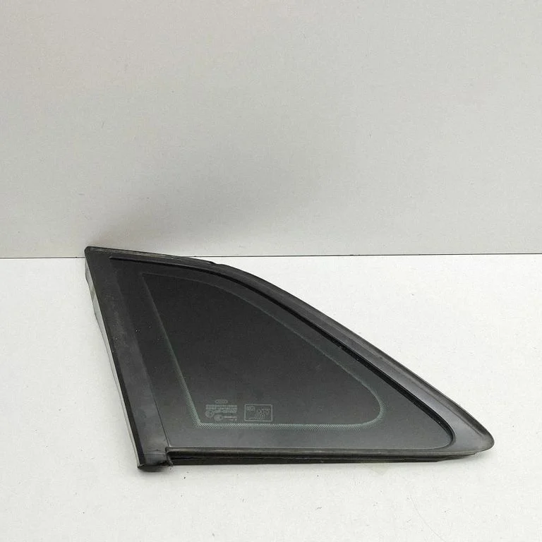 Rear side window 8V4845299A