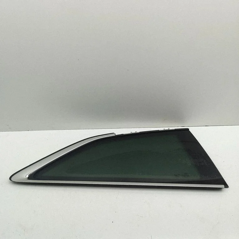 Rear side window 8W6845298M
