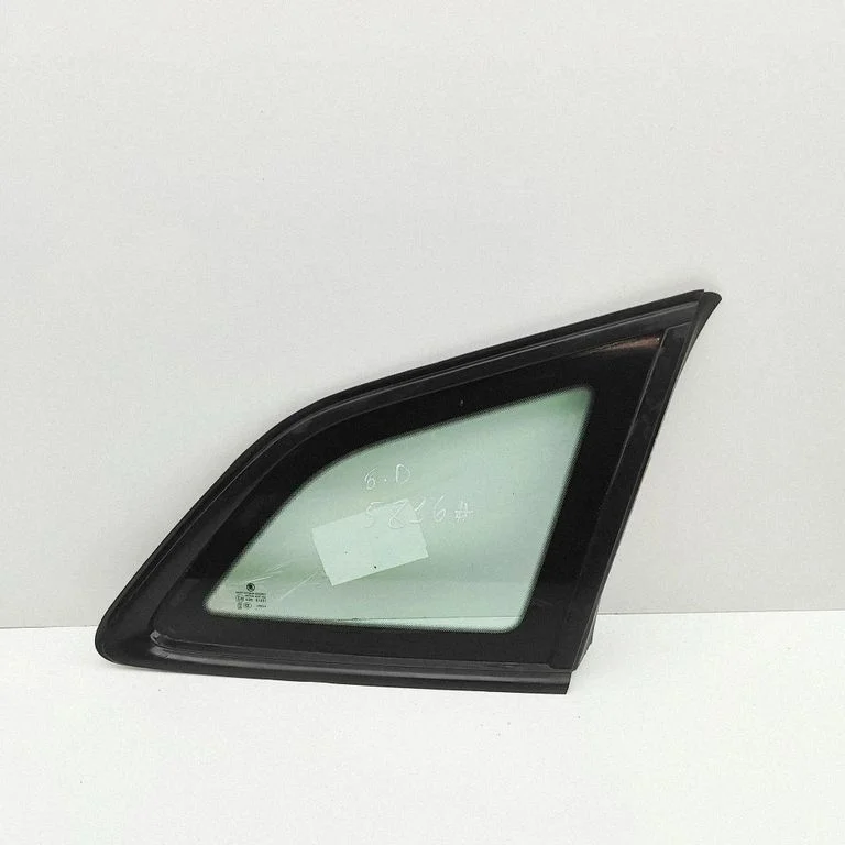 Rear side window 5LG845298