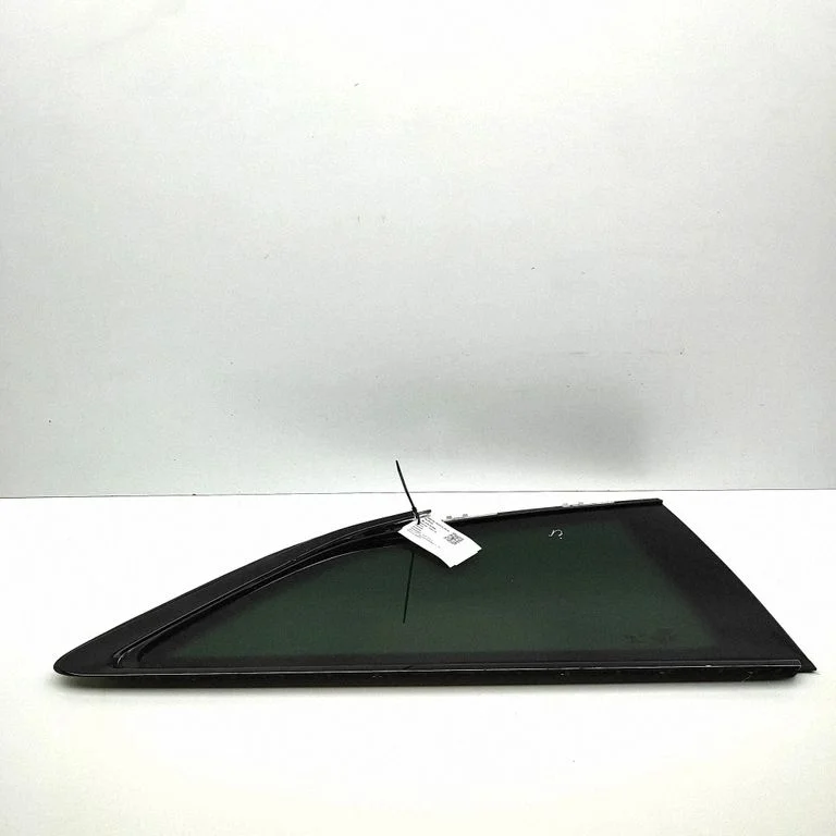 Rear side window 8W6845298M