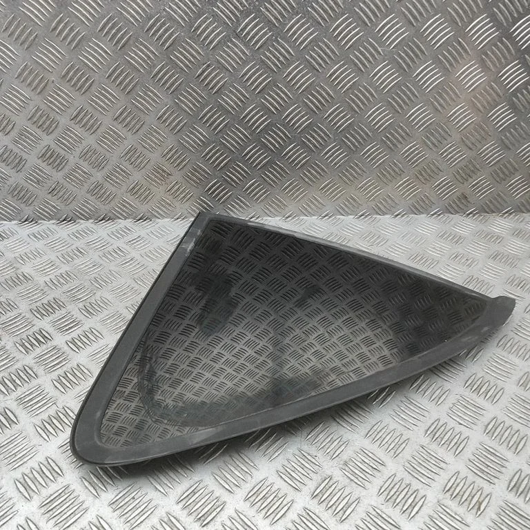 Rear side window 7922008123