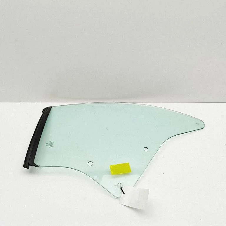 Rear side window 43R00050