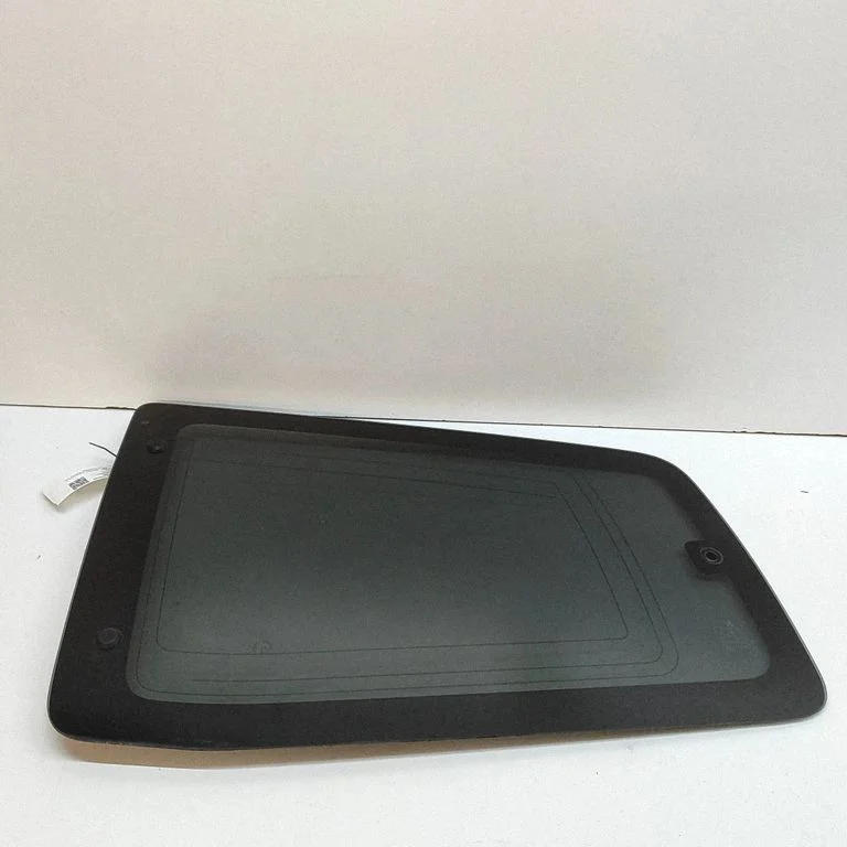 Rear side window – Mitsubishi Pajero Sport I (1996-2008)