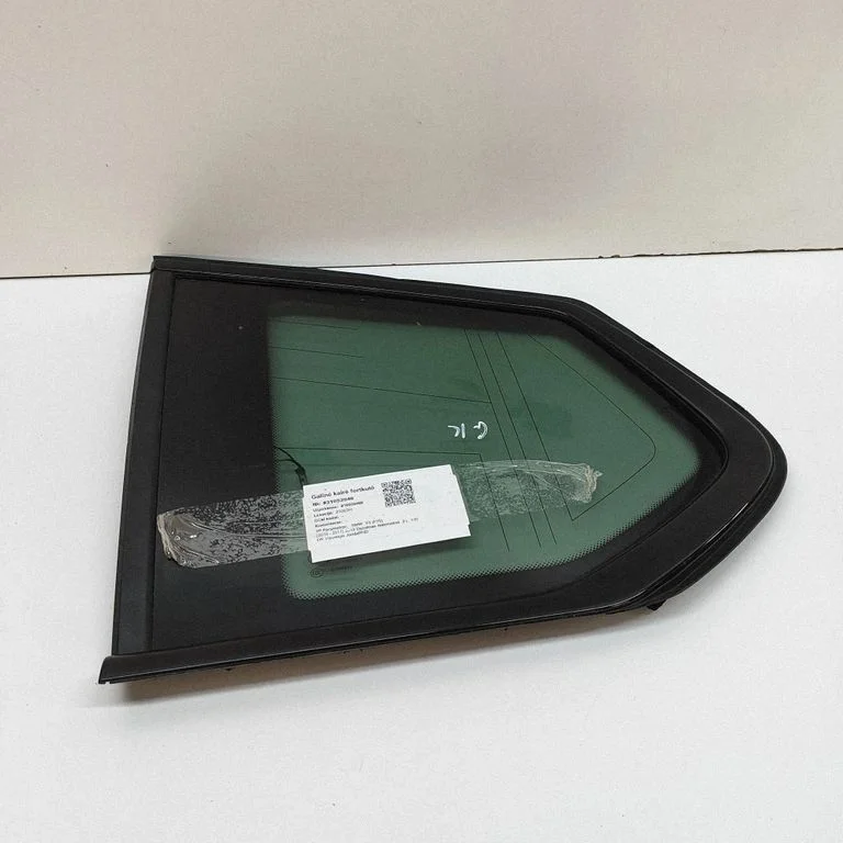 Aizmugurējais sāna virsbūves stikls 7205663