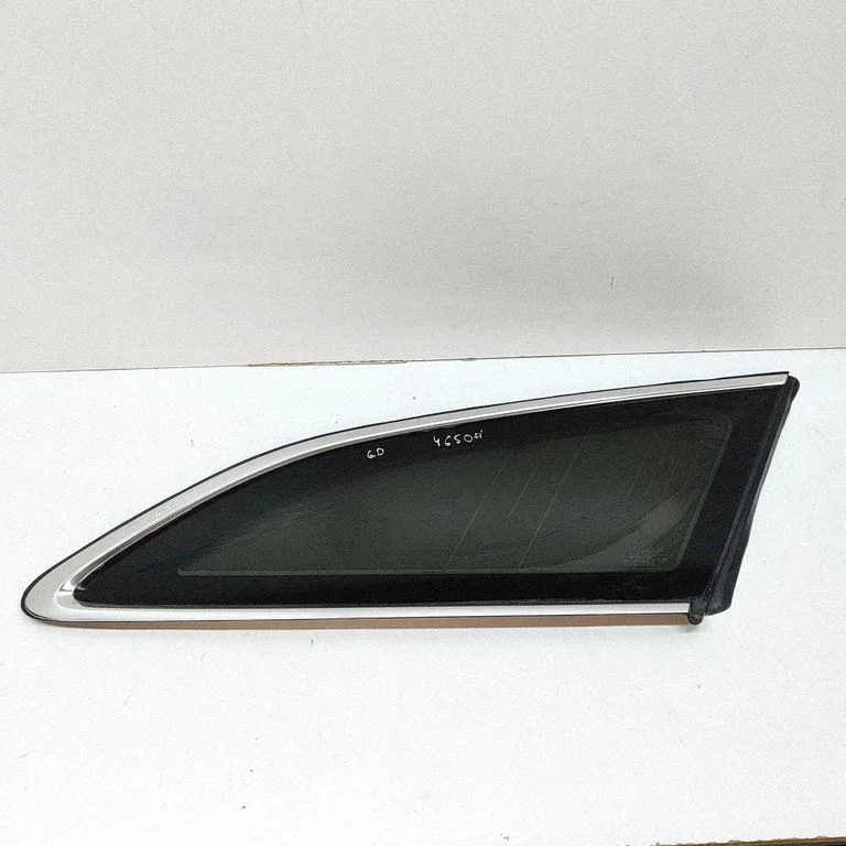Aizmugurējais sāna virsbūves stikls JX6329600EC