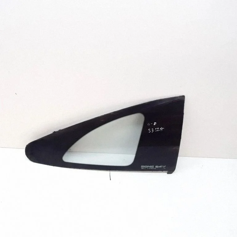 Rear side window – right