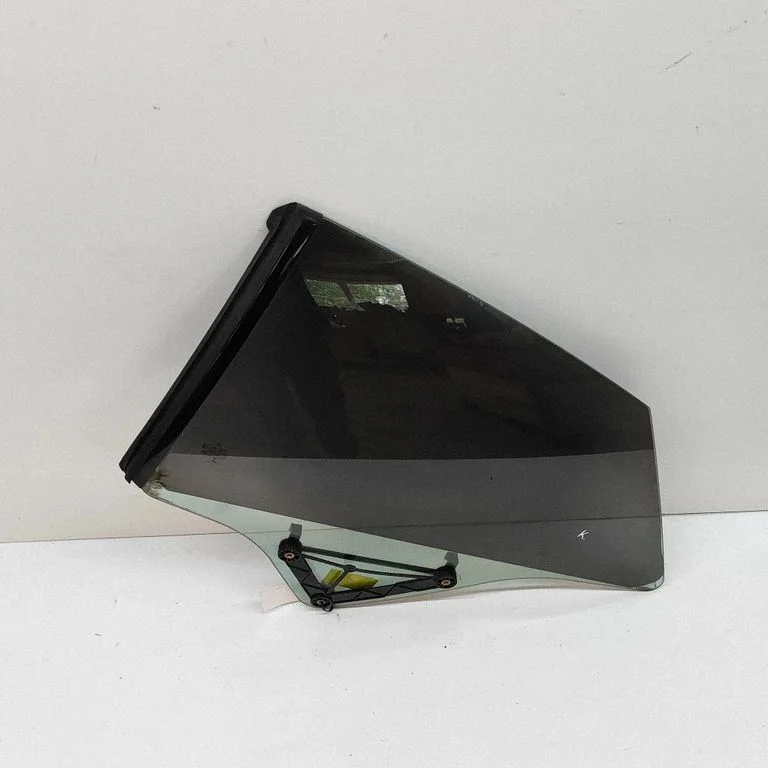 Rear side window 43R00050