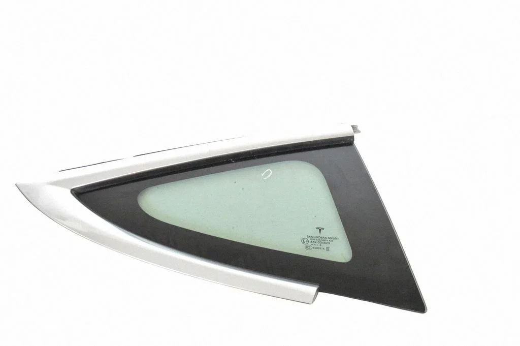 Rear side window 108070600