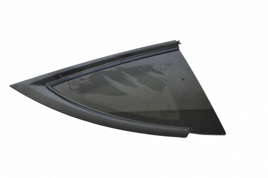 Rear side window 162116100B