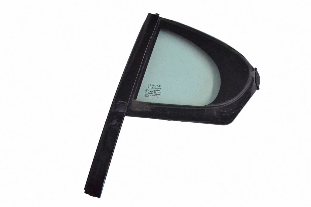 Rear side window 43R001582