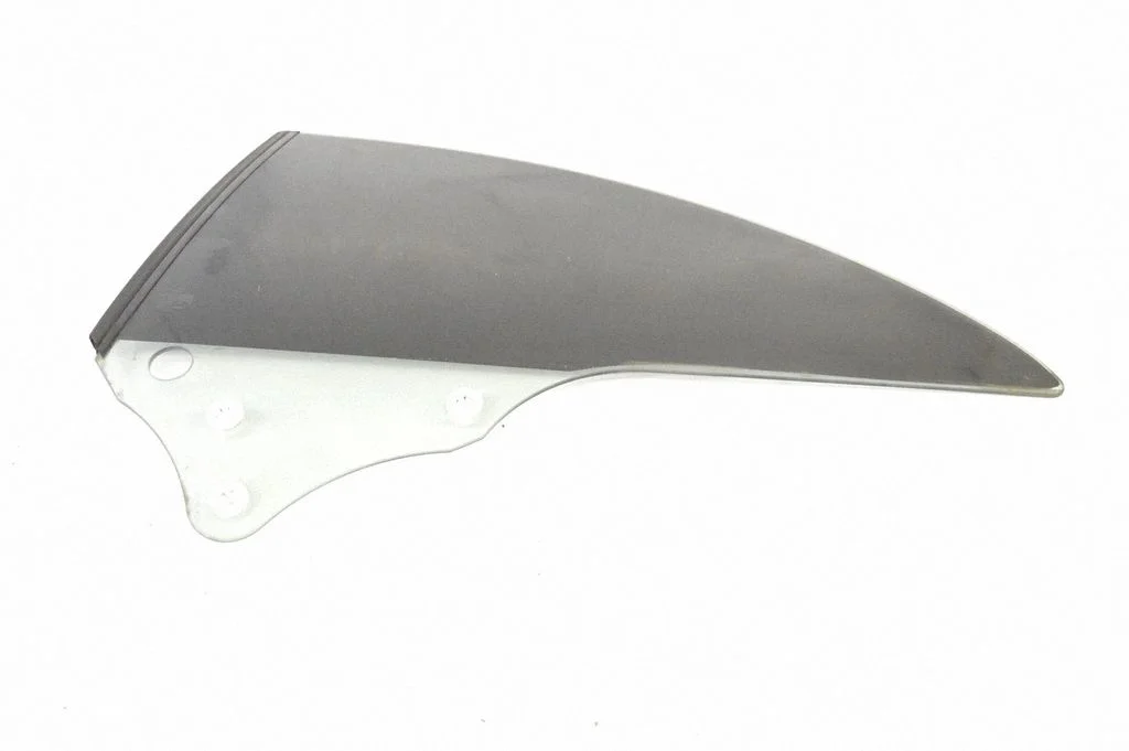 Rear side window 43R001026