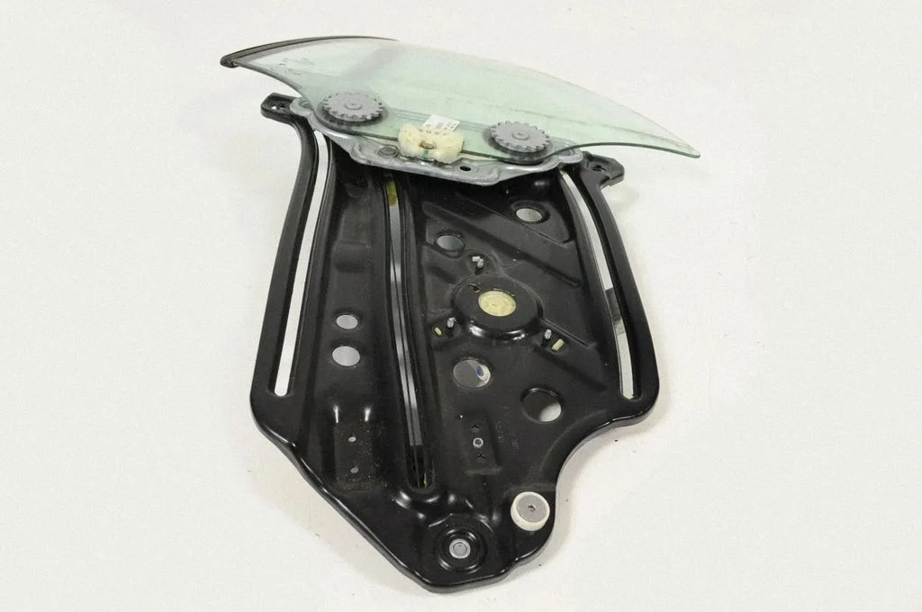 Rear side window – BMW 1 Series E82 E88 (2007-2014)